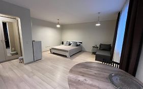 Beautiful Apartment Great Location Free Parking